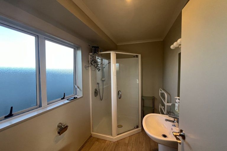 Photo of property in 8a Hinton Road, Taradale, Napier, 4112