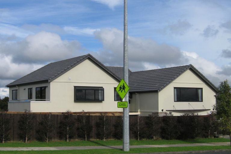 Photo of property in 60 Somerville Road, Shelly Park, Auckland, 2014