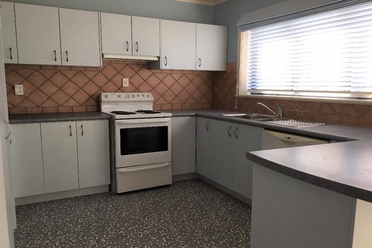 Photo of property in 1/6 Sundown Avenue, Manly, Whangaparaoa, 0930