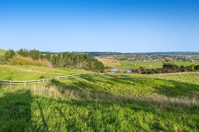 Photo of property in 88 Pipitiwai Drive, Helensville, Kaukapakapa, 0871