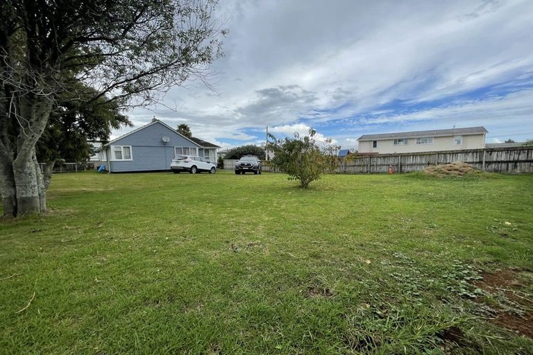 Photo of property in 64 Arimu Road, Papakura, 2110