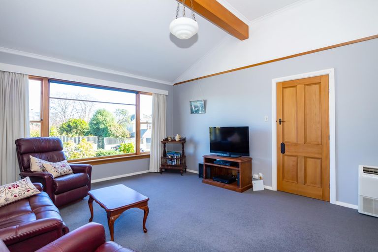 Photo of property in 17 Te Weka Street, Maori Hill, Timaru, 7910