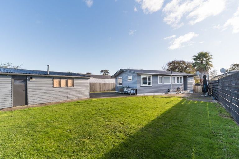 Photo of property in 22 Rhodes Drive, Kelvin Grove, Palmerston North, 4414