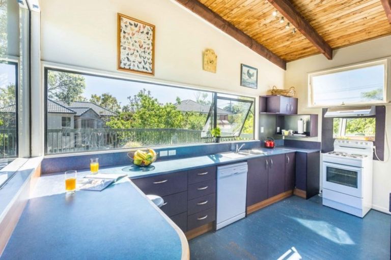 Photo of property in 78 Aberdeen Road, Campbells Bay, Auckland, 0620