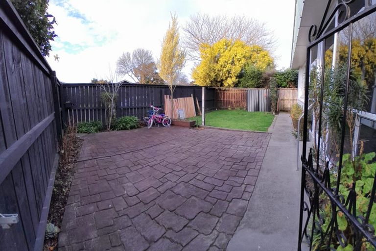 Photo of property in 1/23 Kent Lodge Avenue, Avonhead, Christchurch, 8042