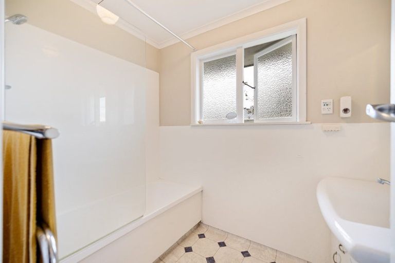 Photo of property in 12 Morris Road, Amberley, 7410