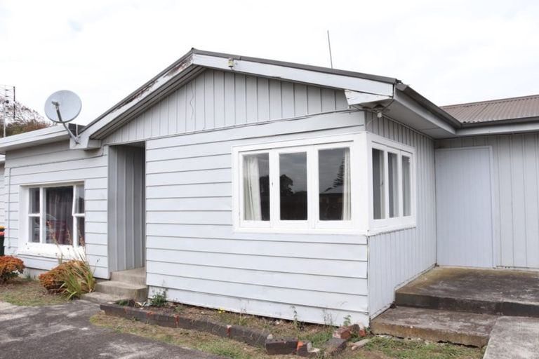 Photo of property in 19 Driver Road, Mangere East, Auckland, 2024