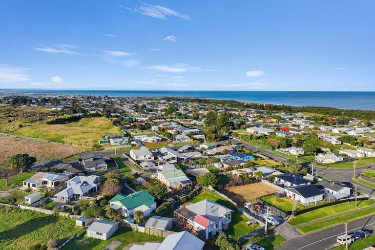 Photo of property in 2b Waitai Street, Castlecliff, Wanganui, 4501