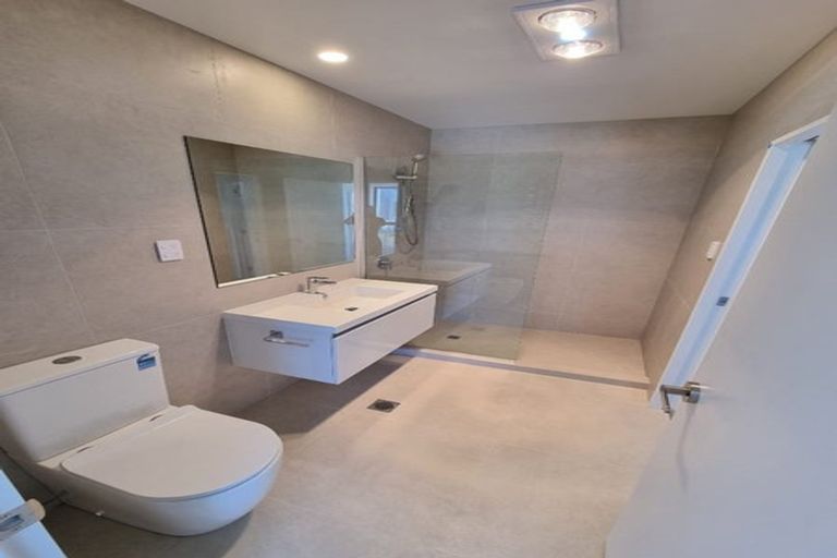 Photo of property in 73 Waipuhinui Way, Wiri, Auckland, 2104