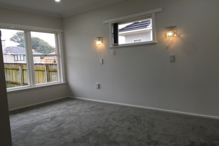 Photo of property in 39 Earlsworth Road, Mangere East, Auckland, 2024