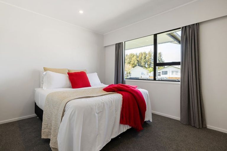 Photo of property in 4/88 Gloria Avenue, Te Atatu Peninsula, Auckland, 0610