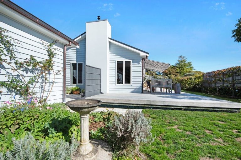 Photo of property in 8 Kaka Street, Waikanae, 5036