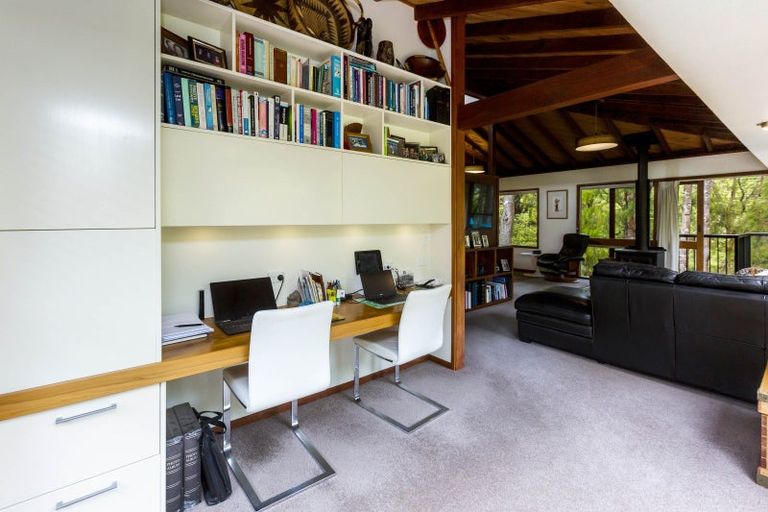 Photo of property in 24 Freemans Way, Pinehaven, Upper Hutt, 5019