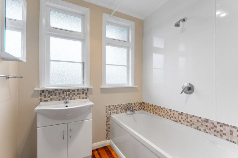 Photo of property in 30 Tararua Street, Pahiatua, 4910