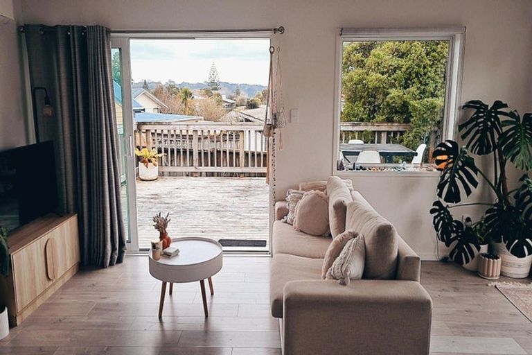 Photo of property in 10 Fordham Street, Beach Haven, Auckland, 0626