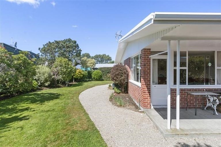 Photo of property in 8 Birkenhead Street, Avonhead, Christchurch, 8042