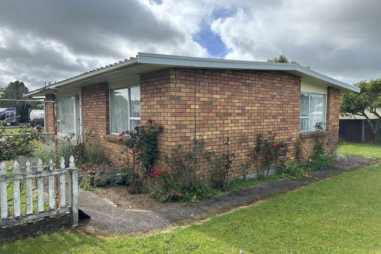 Photo of property in 97 High Street, Eltham, 4322