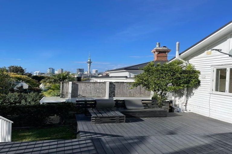 Photo of property in 16 Anglesea Street, Freemans Bay, Auckland, 1011