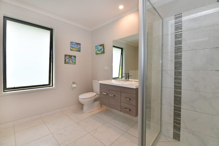 Photo of property in 137 Tuparekura Road, South Head, Helensville, 0874