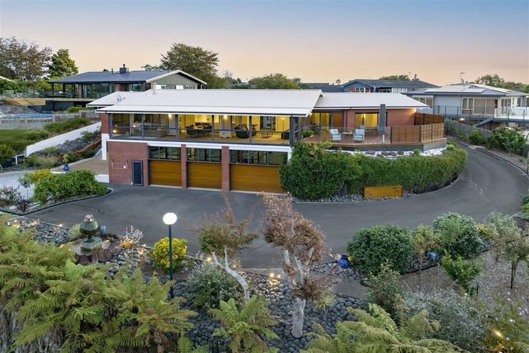 Photo of property in 13 Marnane Terrace, St Andrews, Hamilton, 3200