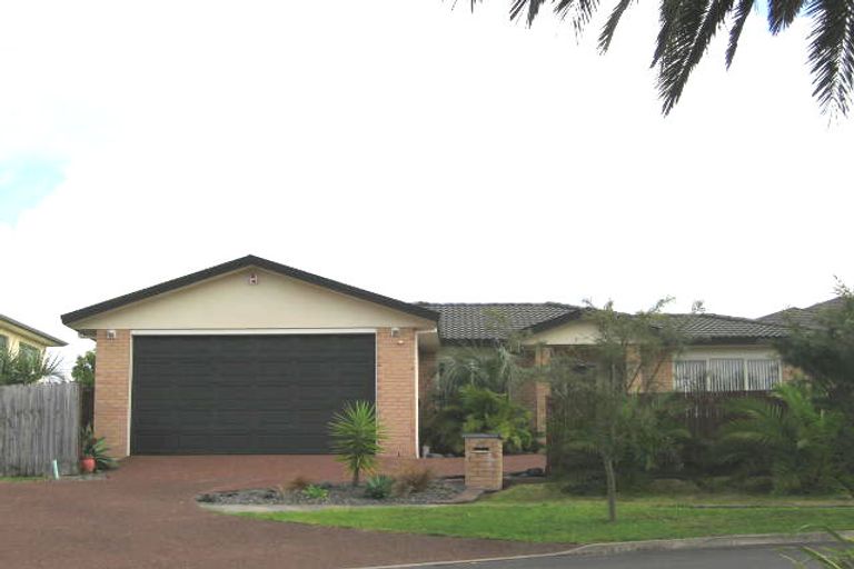 Photo of property in 30 San Pedro Place, Henderson, Auckland, 0612