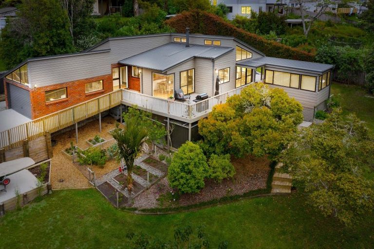 Photo of property in 1/1 Flavia Close, Torbay, Auckland, 0630