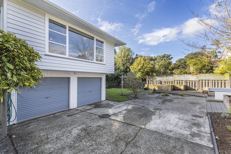 Photo of property in 108 Oriel Avenue, Tawa, Wellington, 5028