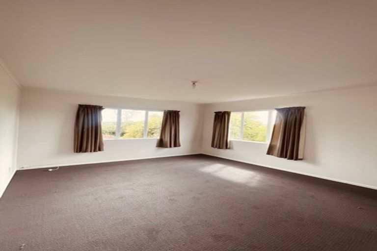 Photo of property in 49 Neil Avenue, Te Atatu Peninsula, Auckland, 0610