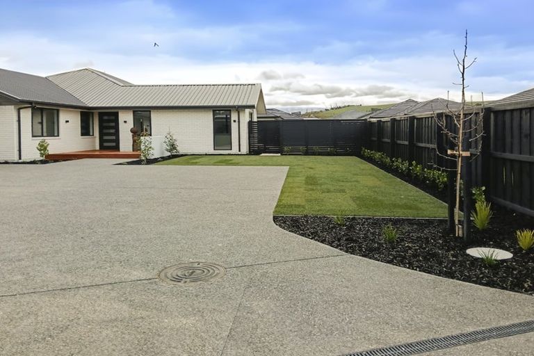 Photo of property in 6 Earl Way, Amberley, 7410
