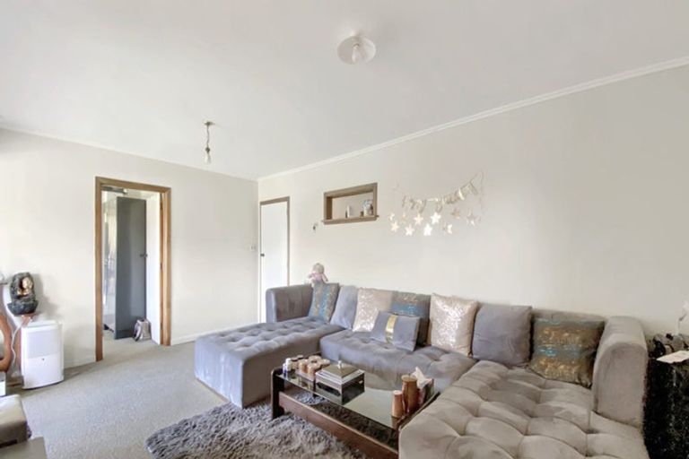 Photo of property in 15 Raleigh Road, Northcote, Auckland, 0627