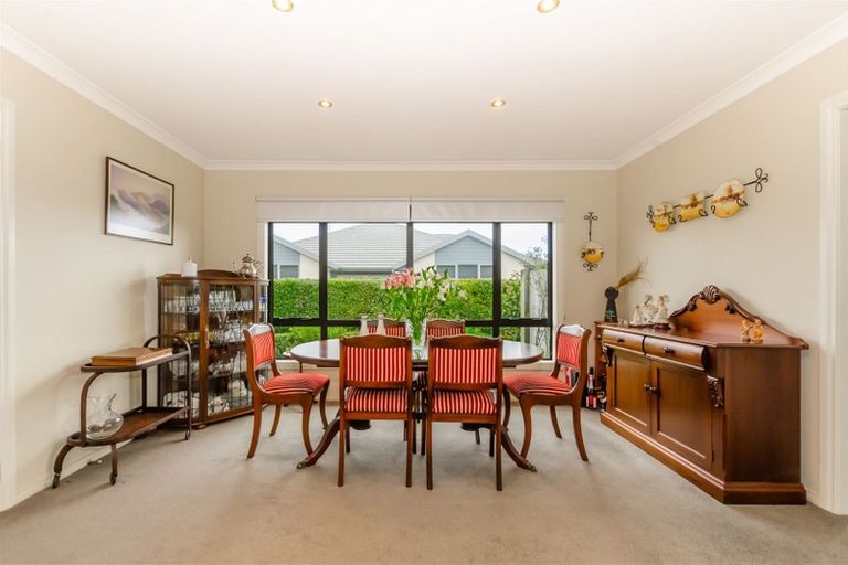 Photo of property in 34 Gandalf Crescent, Paraparaumu, 5032