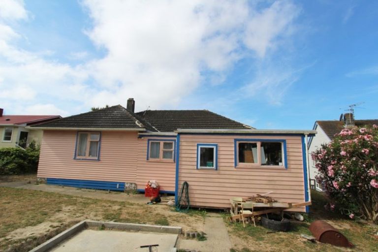 Photo of property in 130 Champion Street, Cannons Creek, Porirua, 5024
