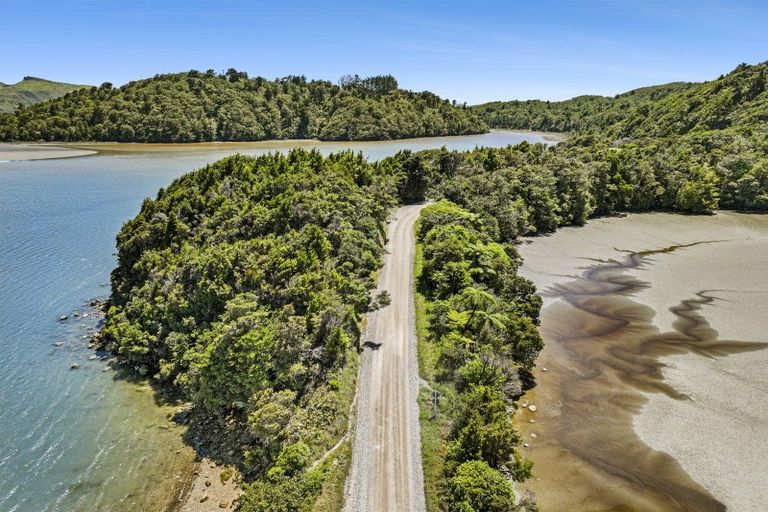 Photo of property in 857 Dry Road, Rakopi, Collingwood, 7073