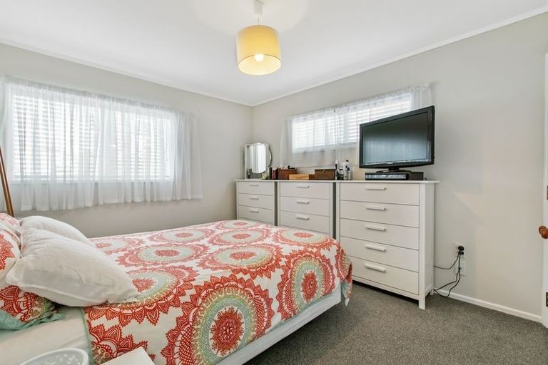 Photo of property in 16 Bass Road, Mount Wellington, Auckland, 1060