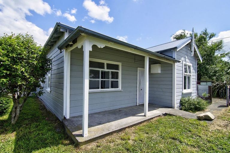 Photo of property in 130 Fitzherbert Street, Featherston, 5710