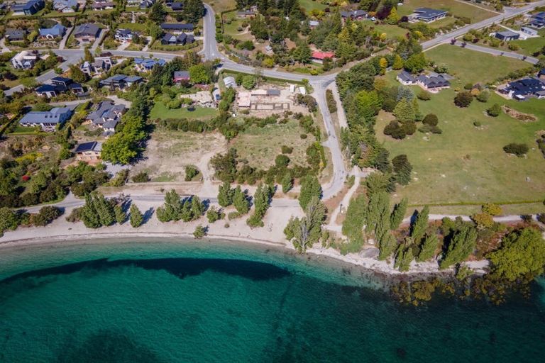 Photo of property in 333 Beacon Point Road, Wanaka, 9305