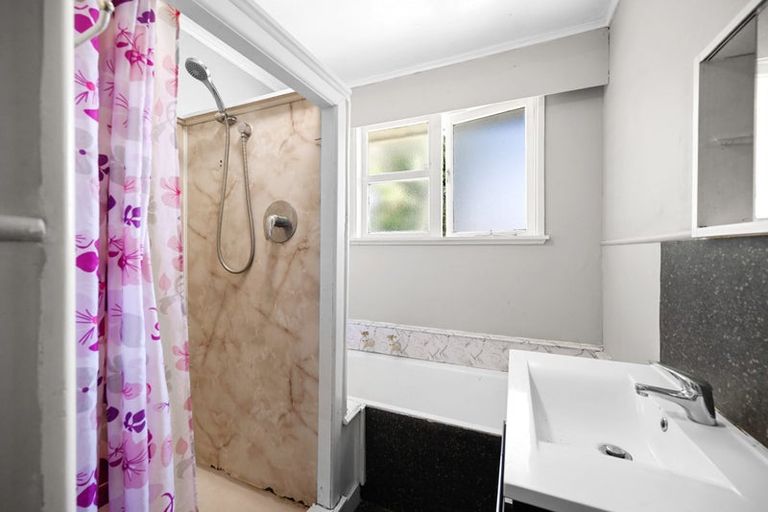 Photo of property in 63 Paul Crescent, Fairfield, Hamilton, 3214