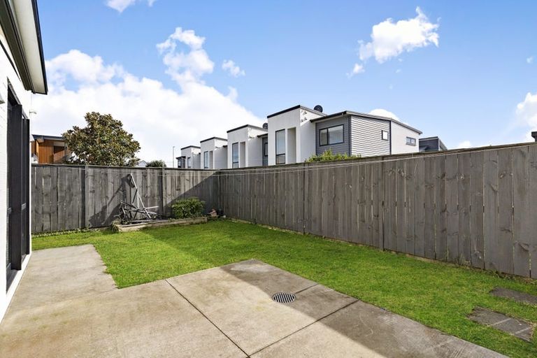 Photo of property in 10 Grey Warbler Road, Hobsonville, Auckland, 0616