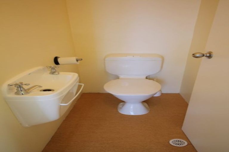 Photo of property in Carillion/the Knoll, 33 Thompson Street, Mount Cook, Wellington, 6011