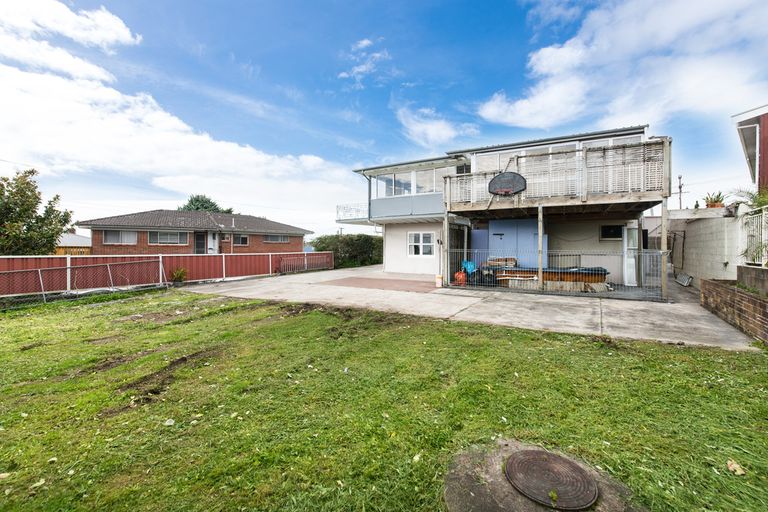 Photo of property in 91 Waimumu Road, Massey, Auckland, 0614