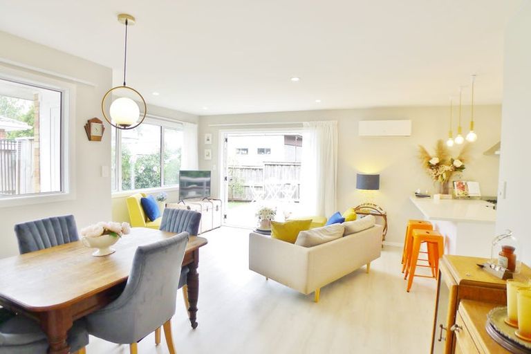 Photo of property in 25a Lidcombe Place, Avondale, Auckland, 1026