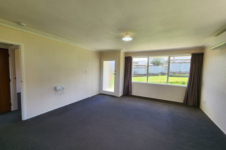 Photo of property in 1/22 La Perouse Street, Botany Downs, Auckland, 2010