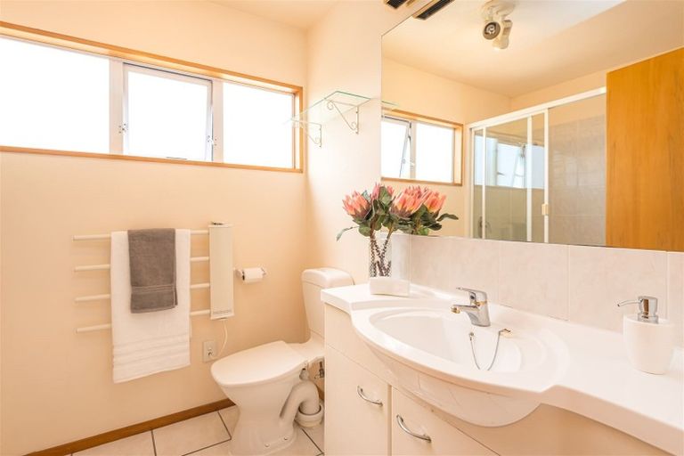 Photo of property in 33 Coniston Avenue, Ilam, Christchurch, 8041