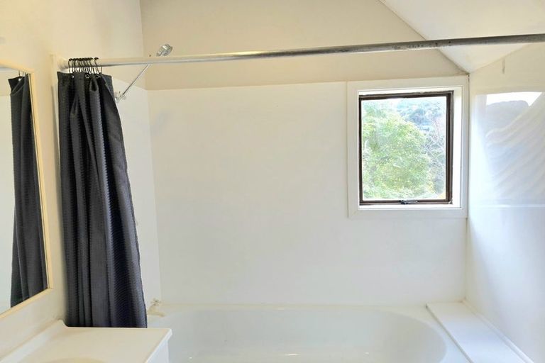 Photo of property in 6b Stokes Valley Road, Stokes Valley, Lower Hutt, 5019