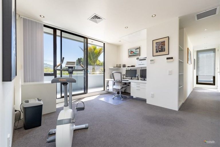 Photo of property in 52 Penrose Street, Woburn, Lower Hutt, 5010