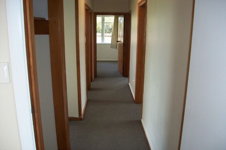 Photo of property in 37 Lambeth Crescent, Redwood, Christchurch, 8051