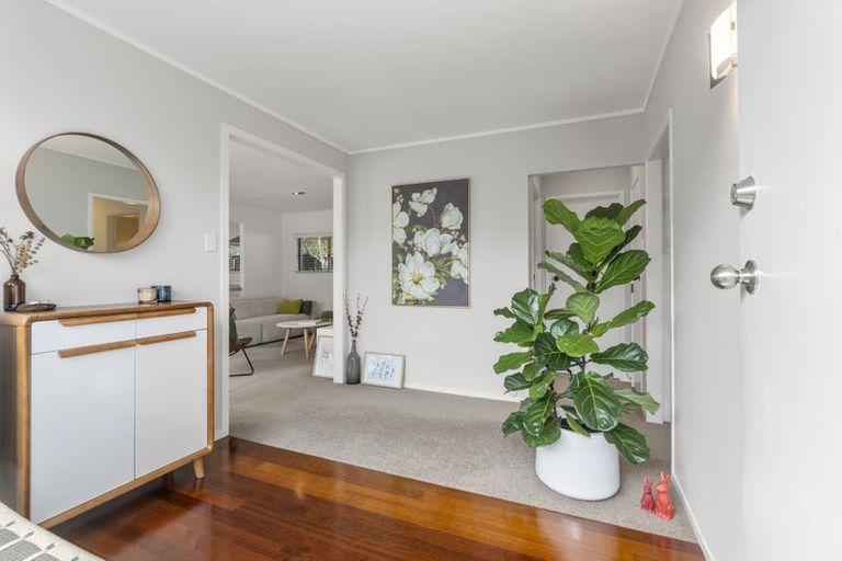 Photo of property in 13 James Evans Drive, Northcote, Auckland, 0627
