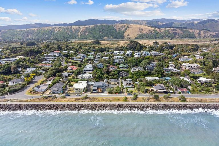Photo of property in 37 The Esplanade, Raumati South, Paraparaumu, 5032
