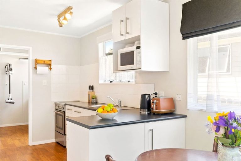 Photo of property in 1/12 Borich Road, Sunnyvale, Auckland, 0612