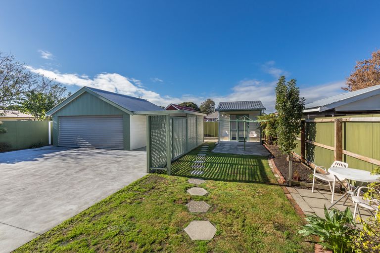 Photo of property in 9 Leacroft Street, Bishopdale, Christchurch, 8053